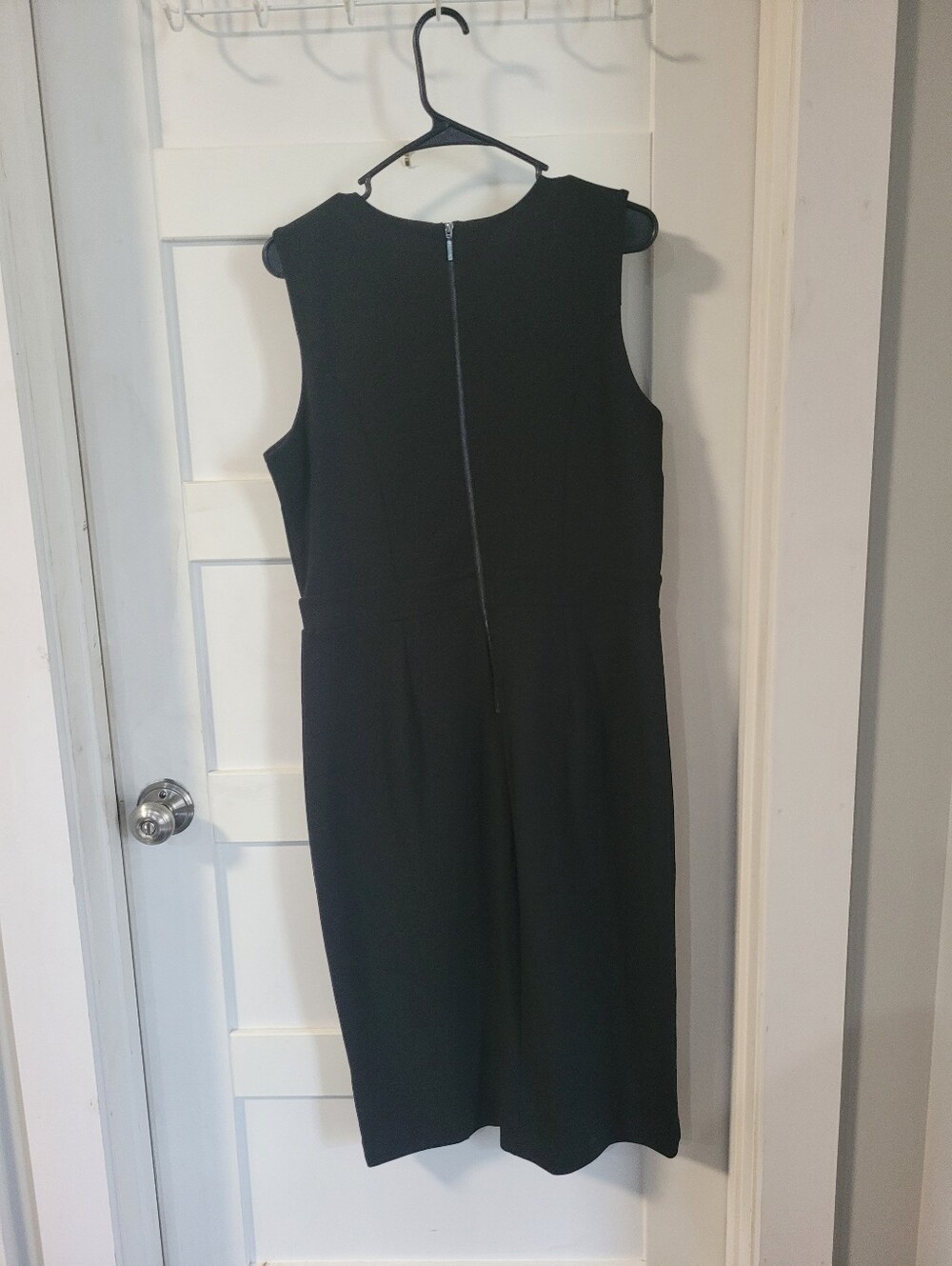 Tahari Black Sleeveless Midi Sheath Dress with Decorative Buttons - Picture 4 of 4
